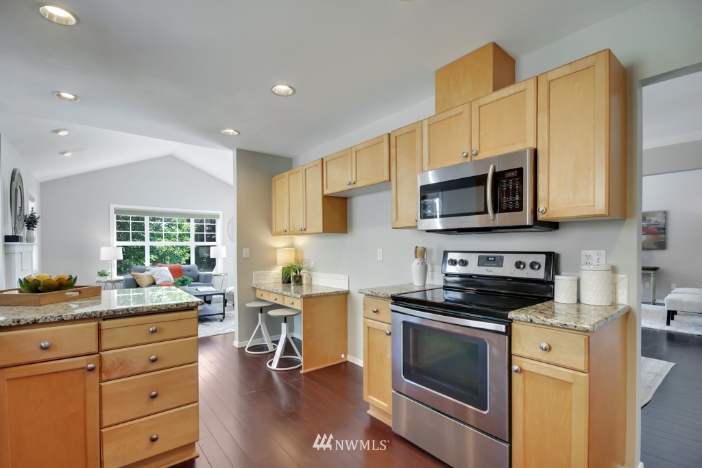 3127 N Shirley Street