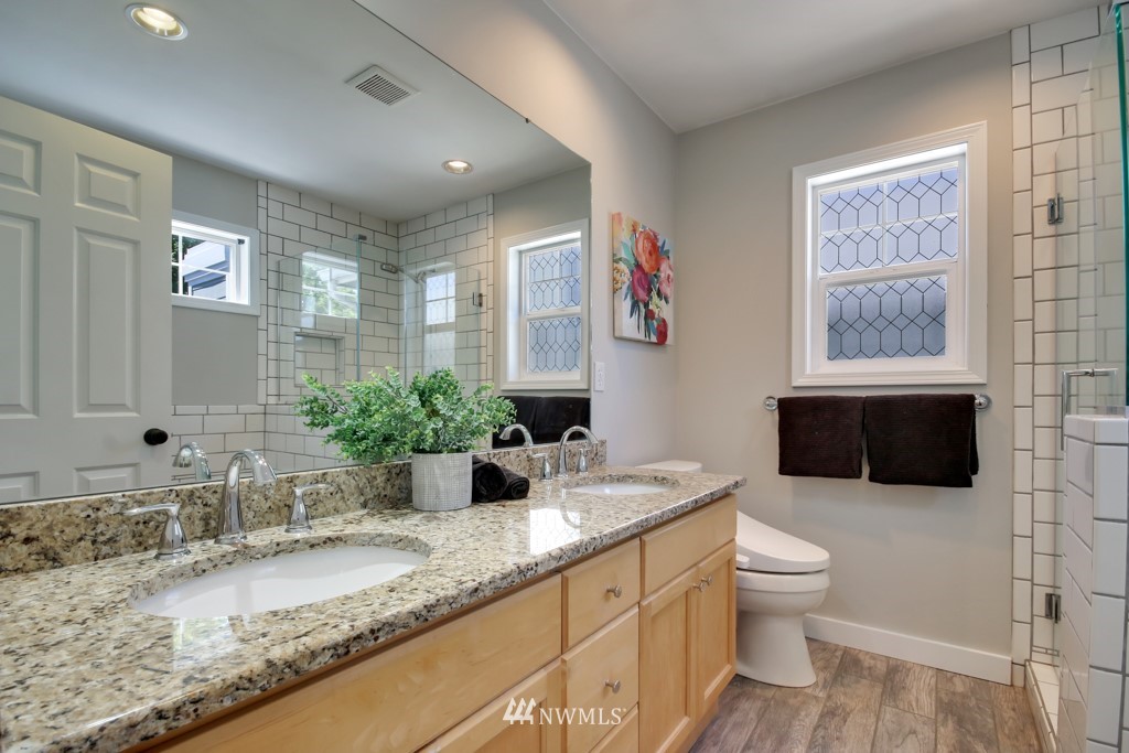 3127 N Shirley Street