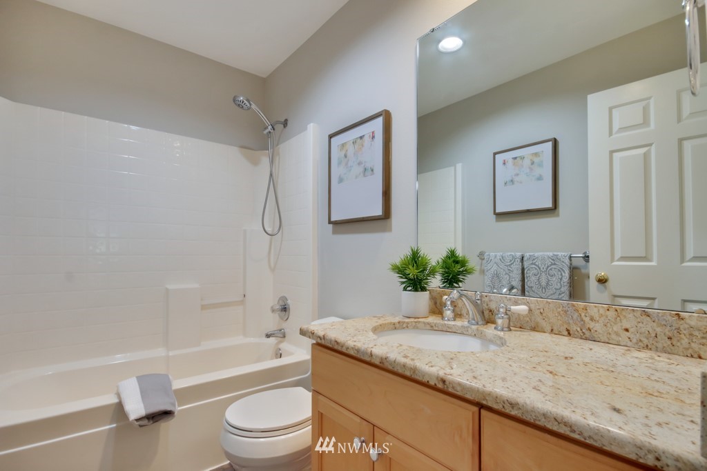 3127 N Shirley Street