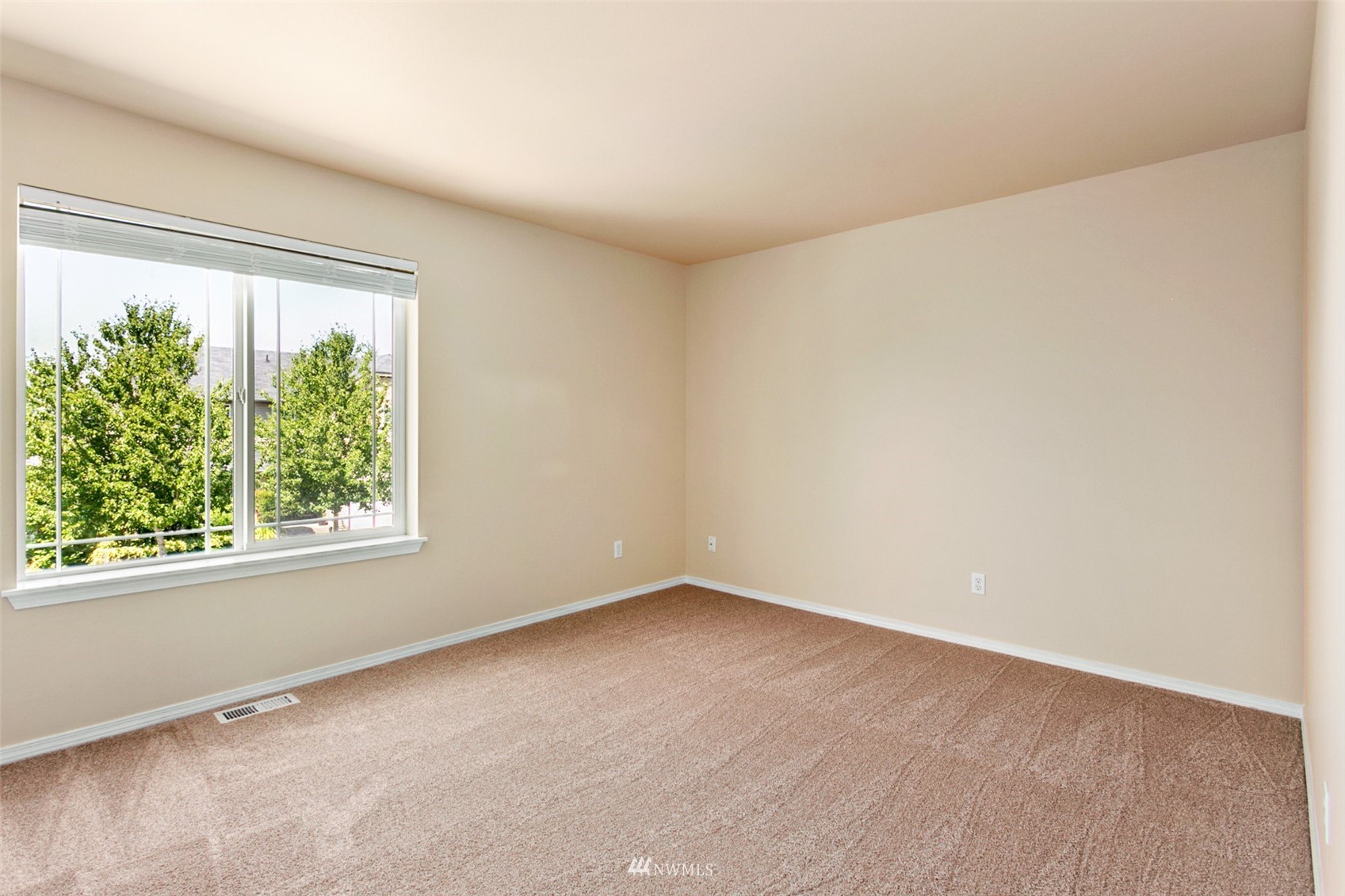 5020 200th Street Ct E