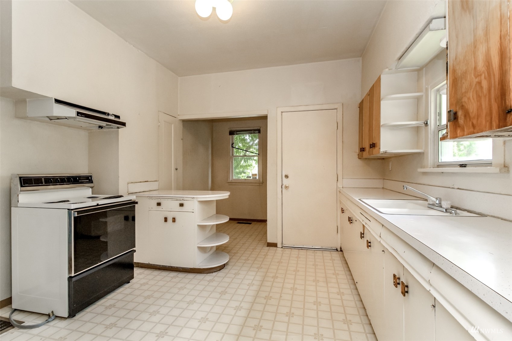 911 S Ainsworth Avenue