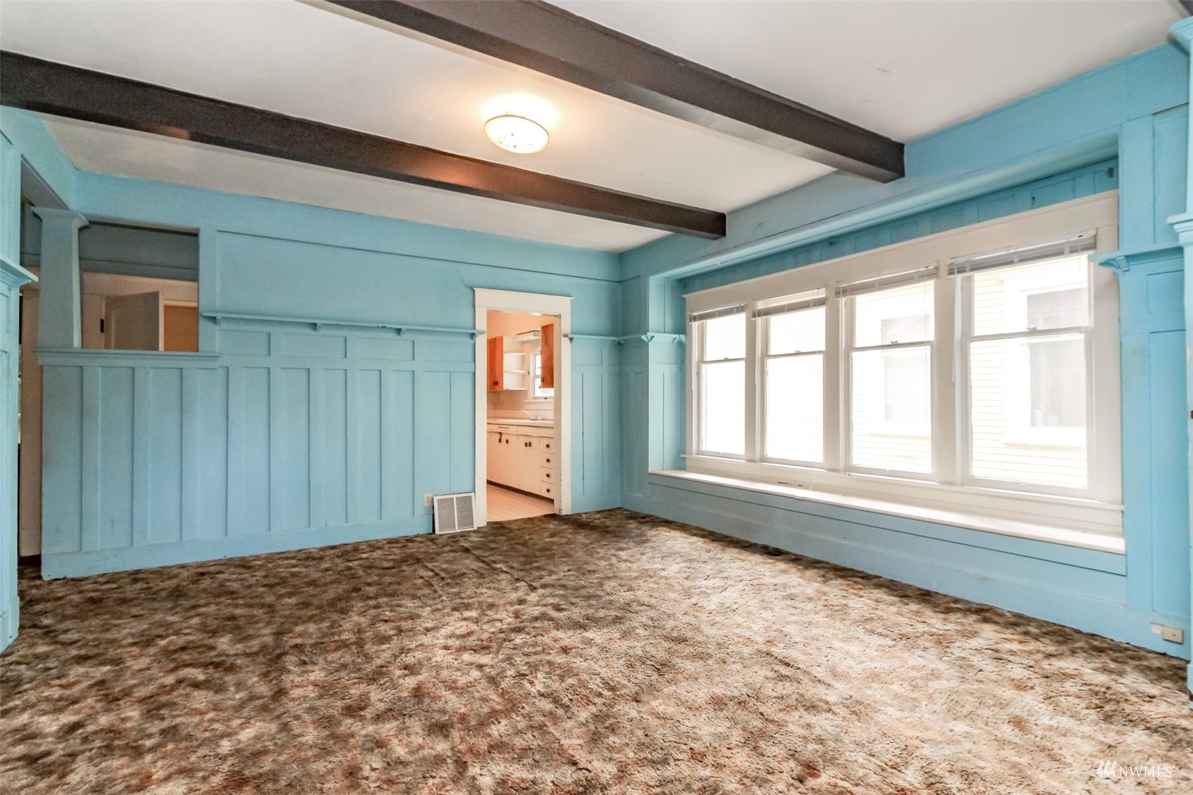 911 S Ainsworth Avenue