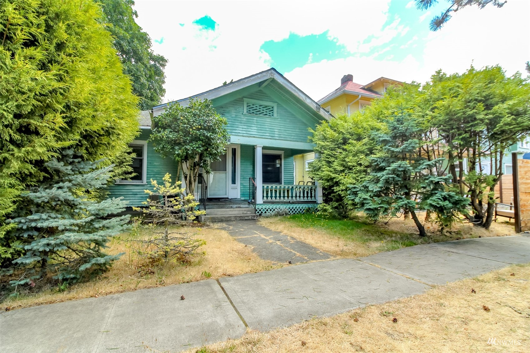 911 S Ainsworth Avenue