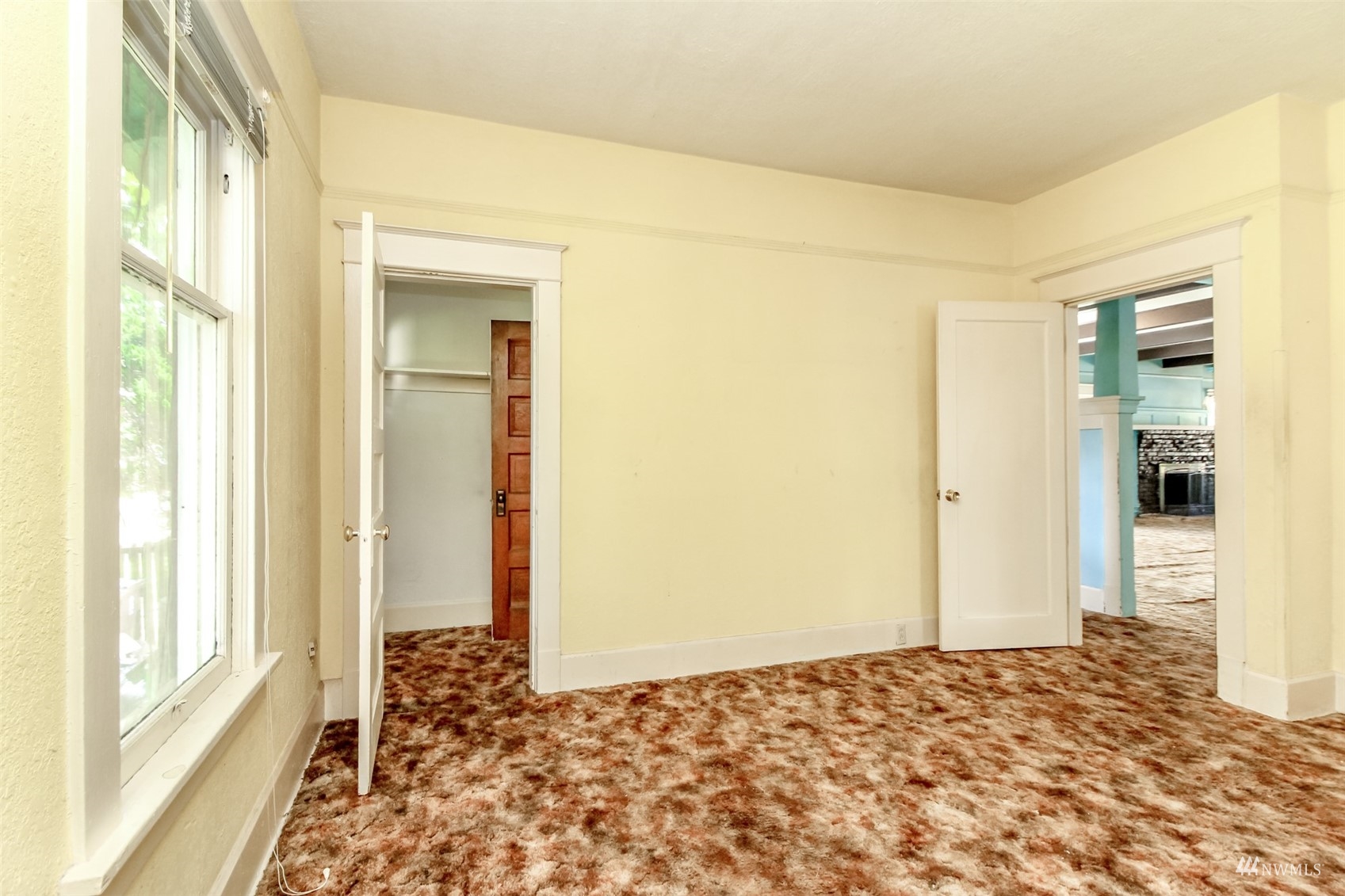 911 S Ainsworth Avenue