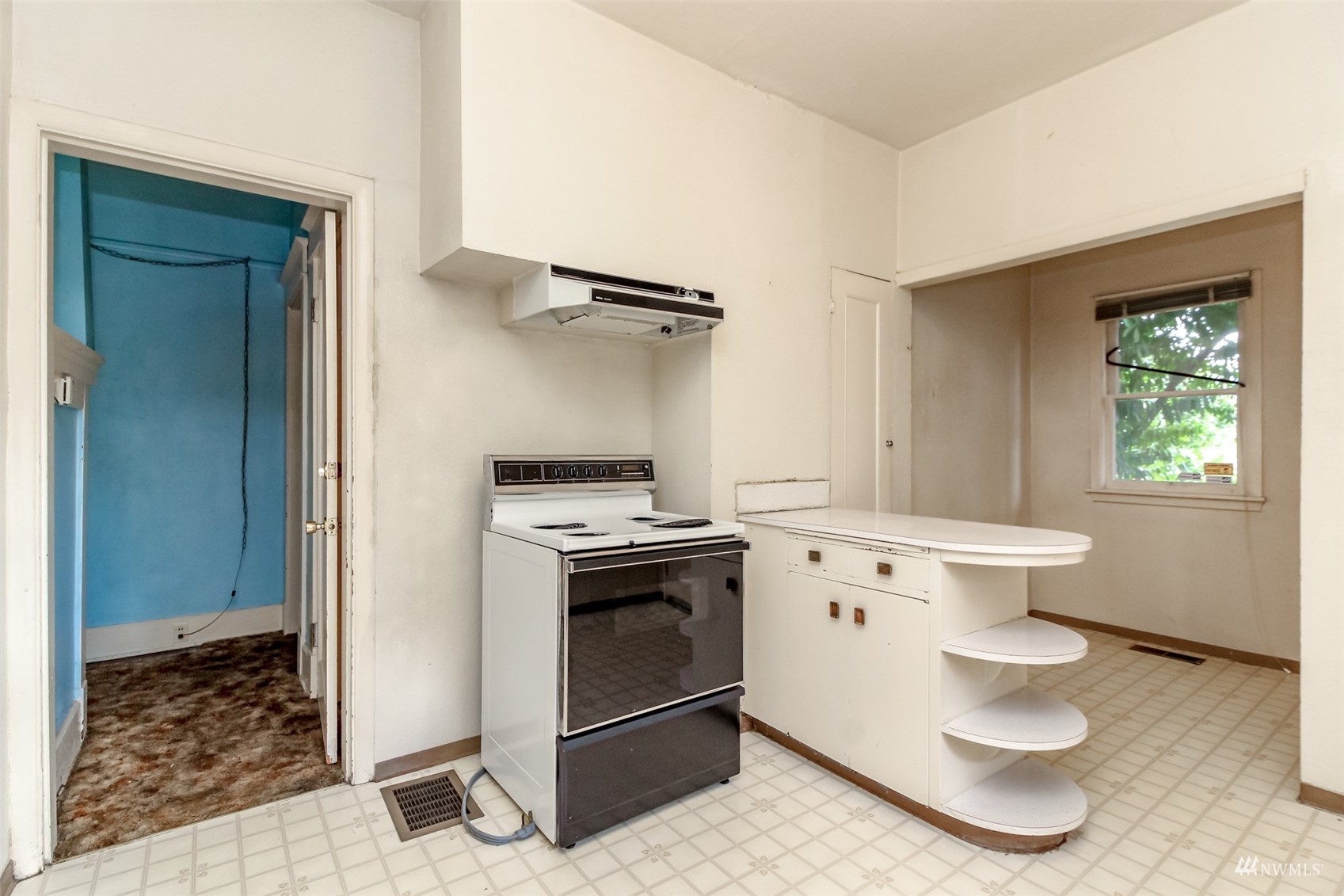 911 S Ainsworth Avenue