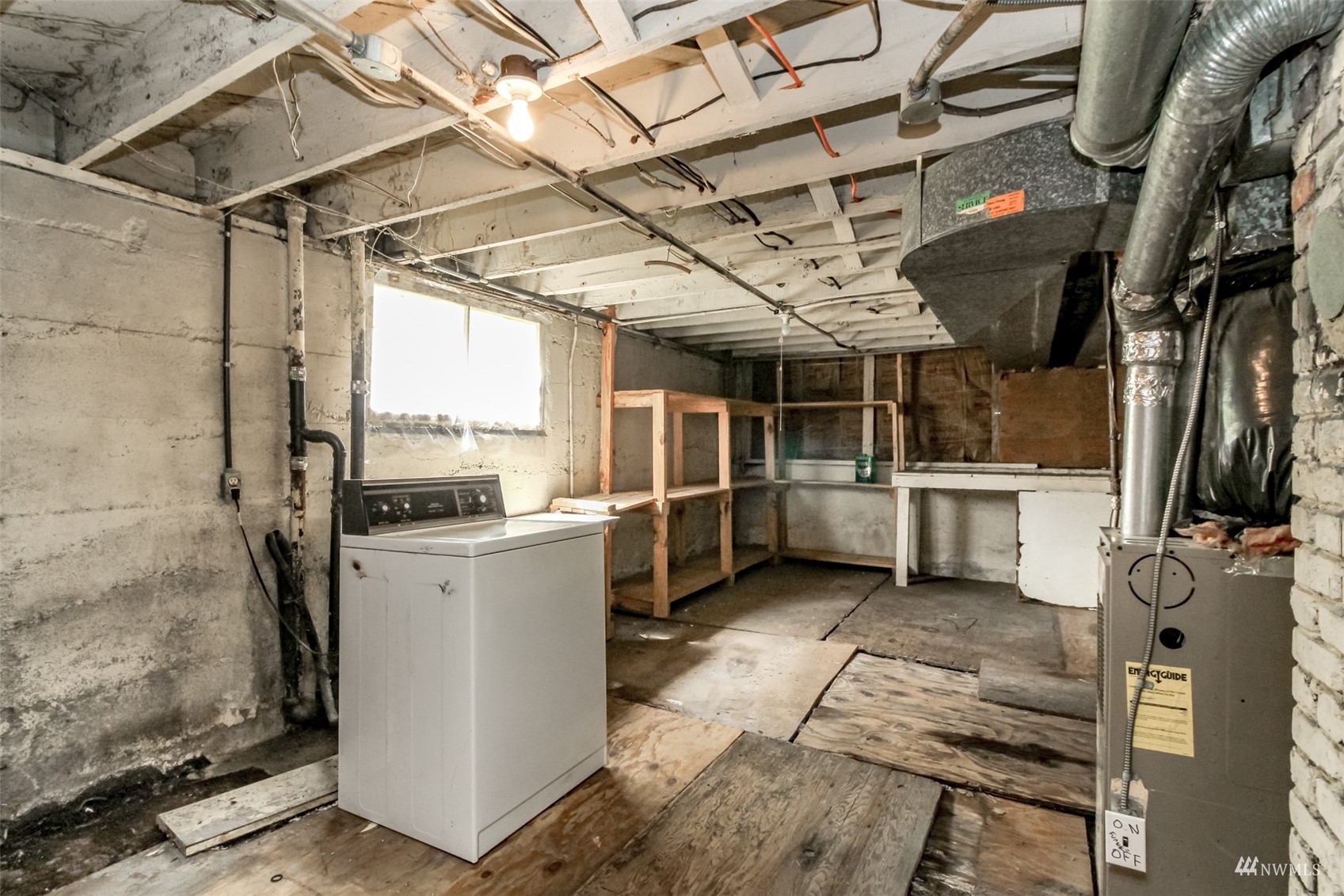 911 S Ainsworth Avenue