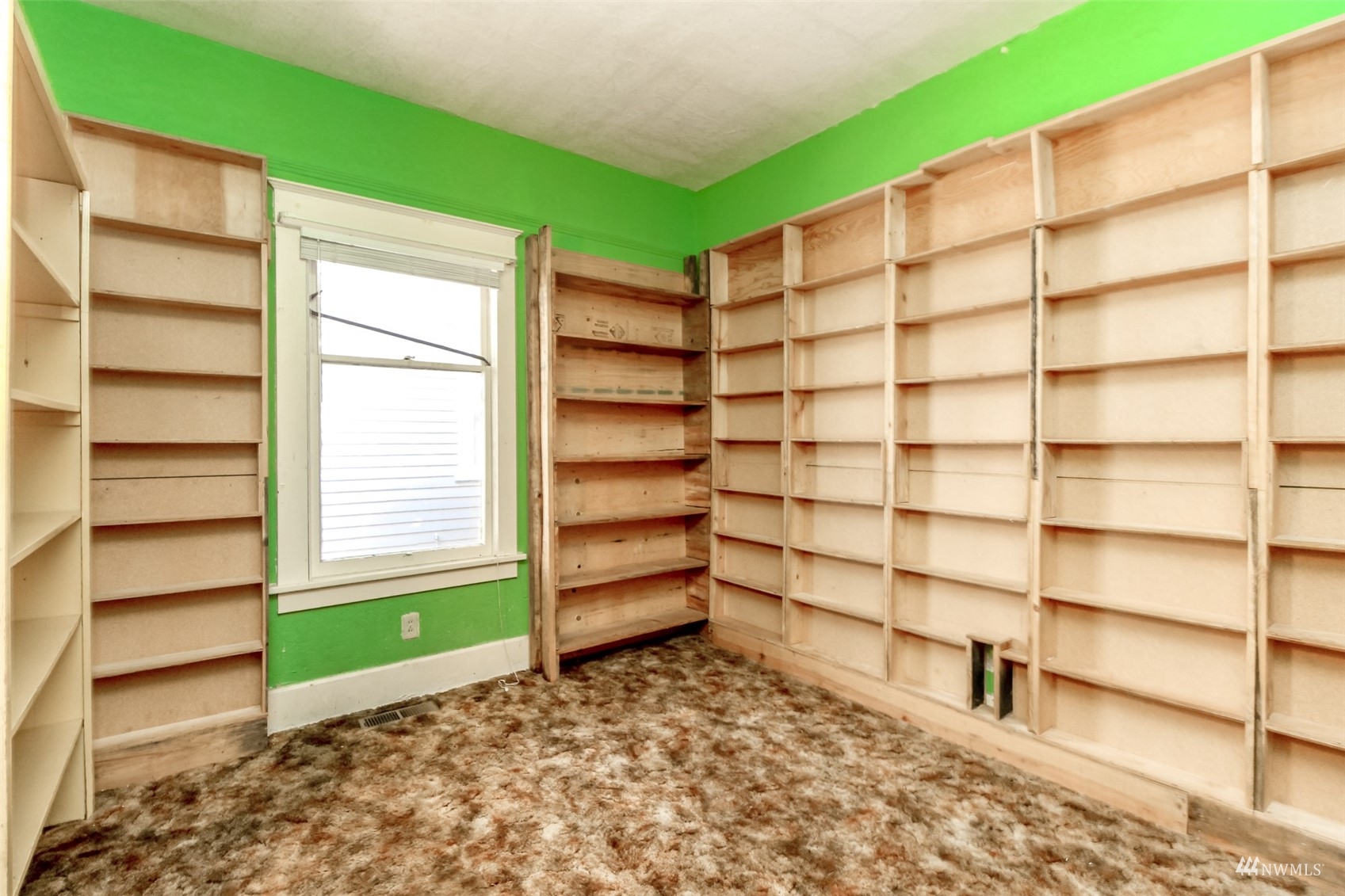 911 S Ainsworth Avenue