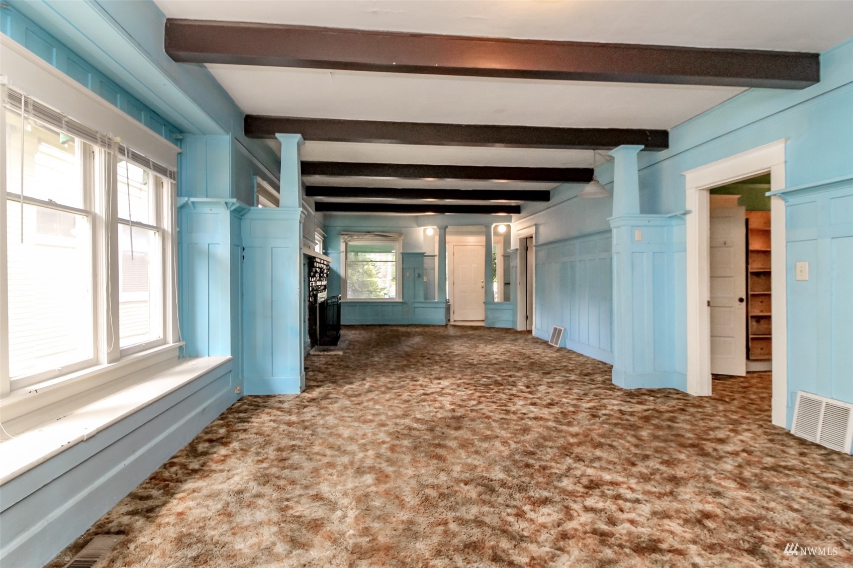 911 S Ainsworth Avenue