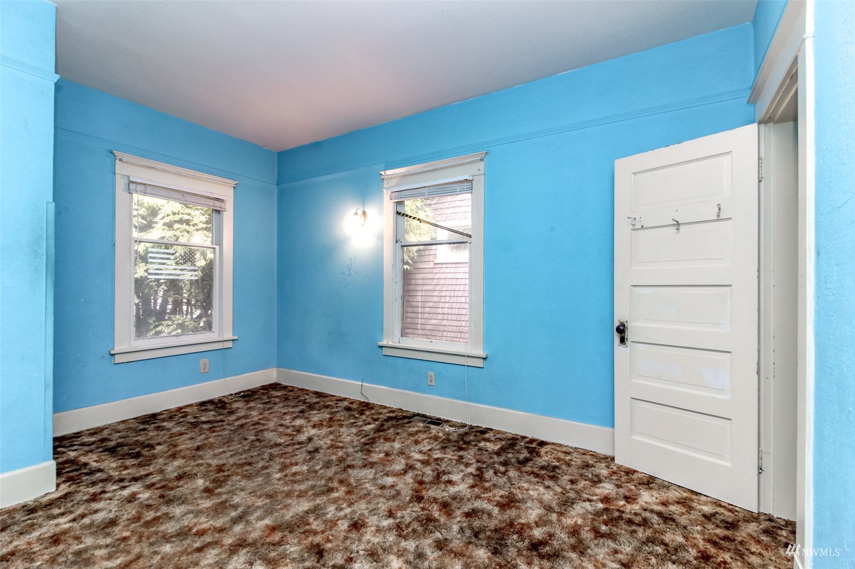 911 S Ainsworth Avenue