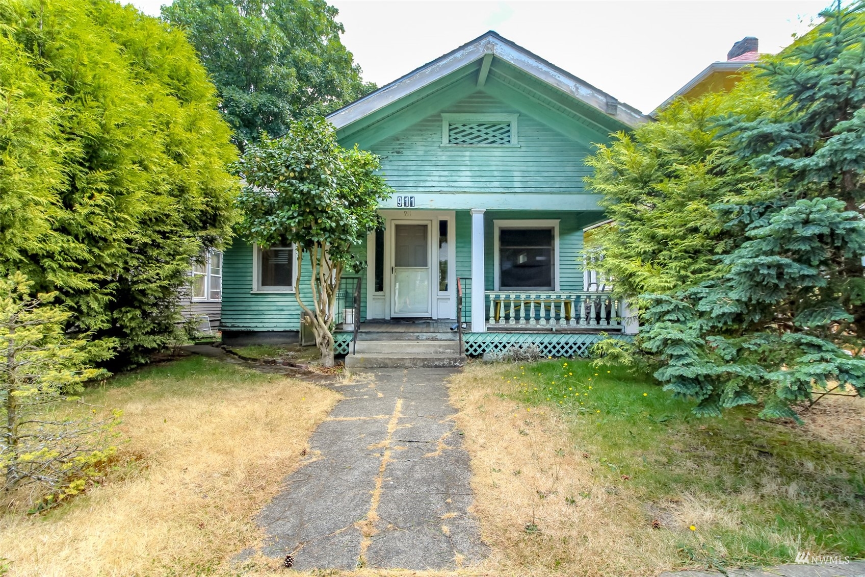 911 S Ainsworth Avenue