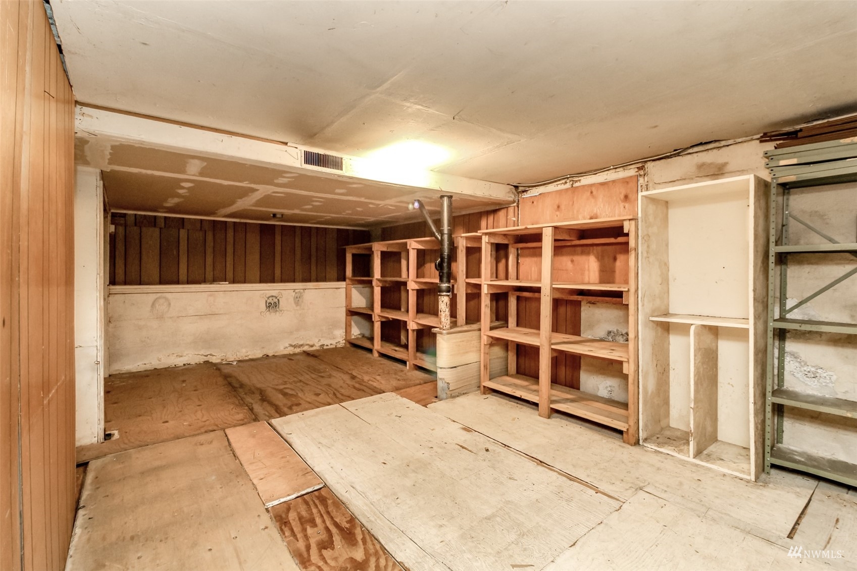 911 S Ainsworth Avenue