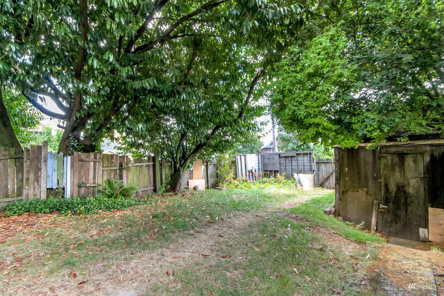 911 S Ainsworth Avenue