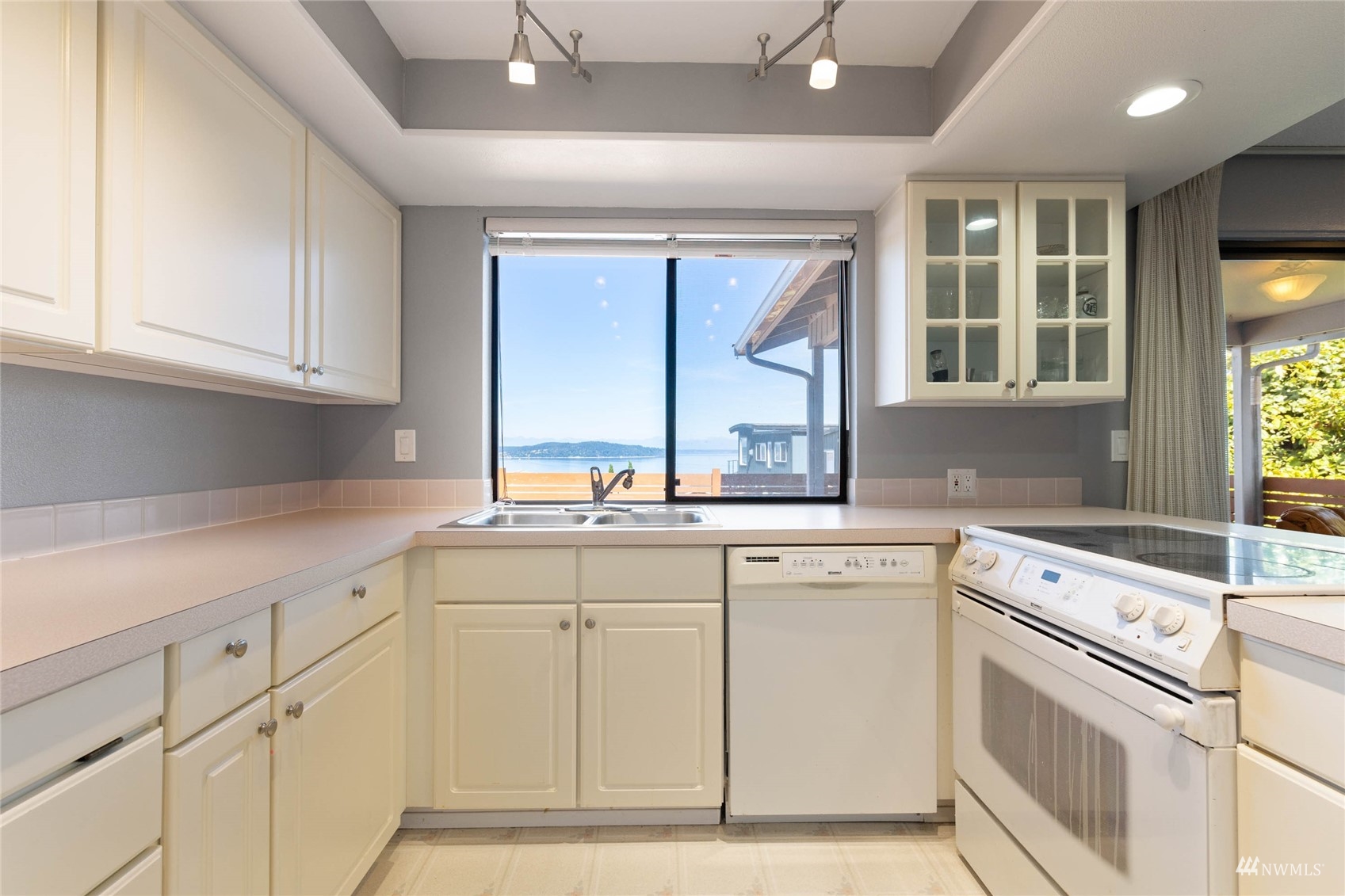 1303 Sequalish Street