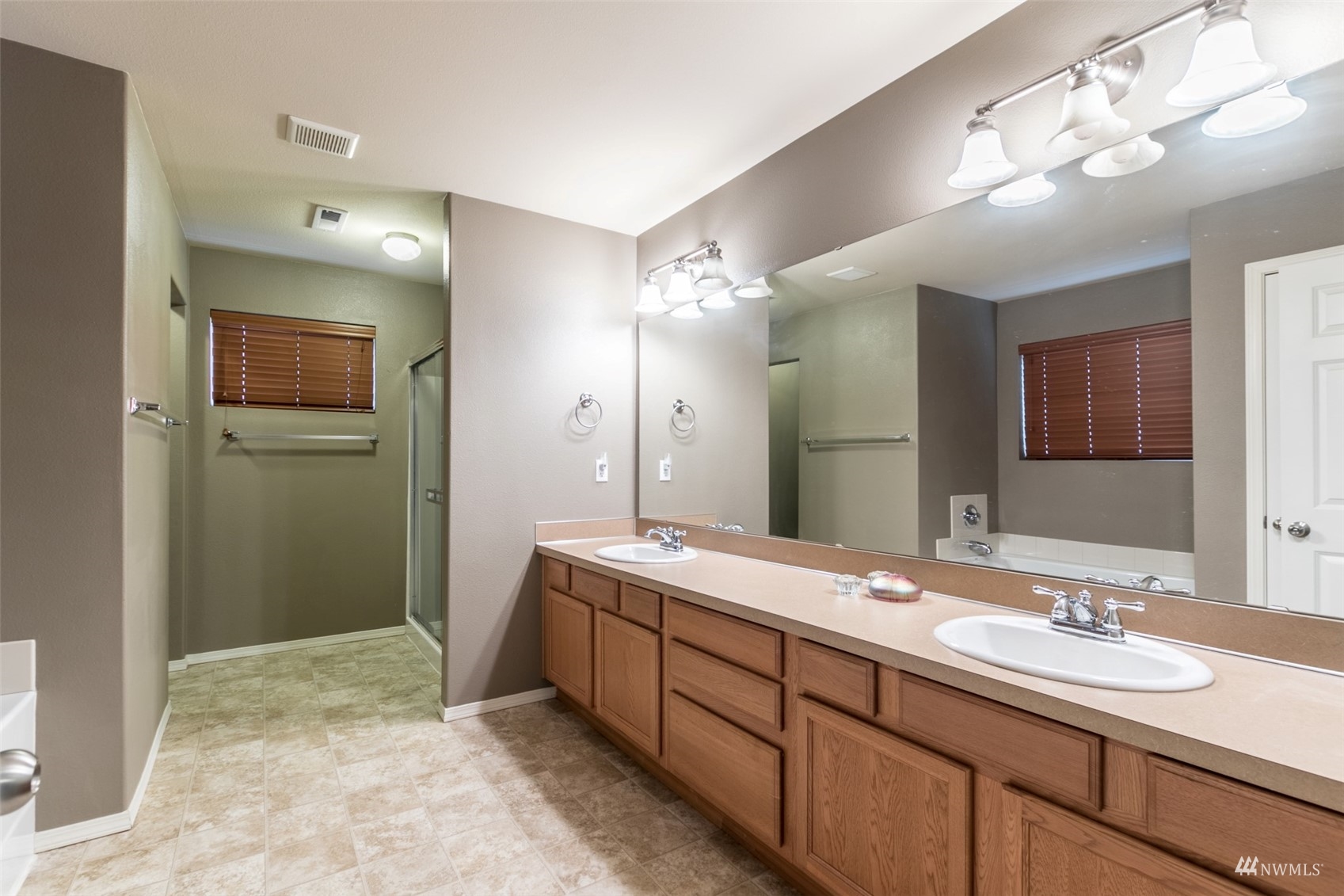 11628 188th Street E