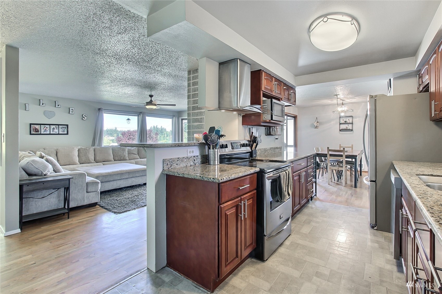 17105 6th Avenue Ct S