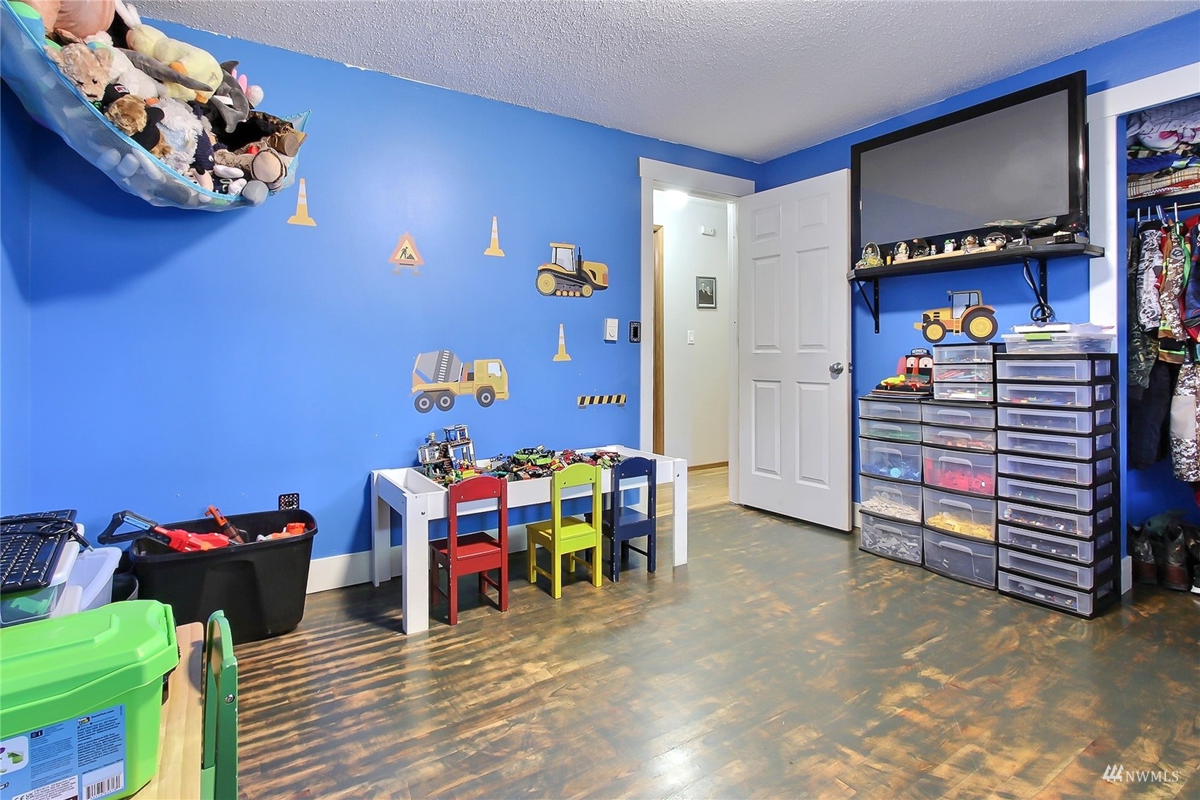 17105 6th Avenue Ct S