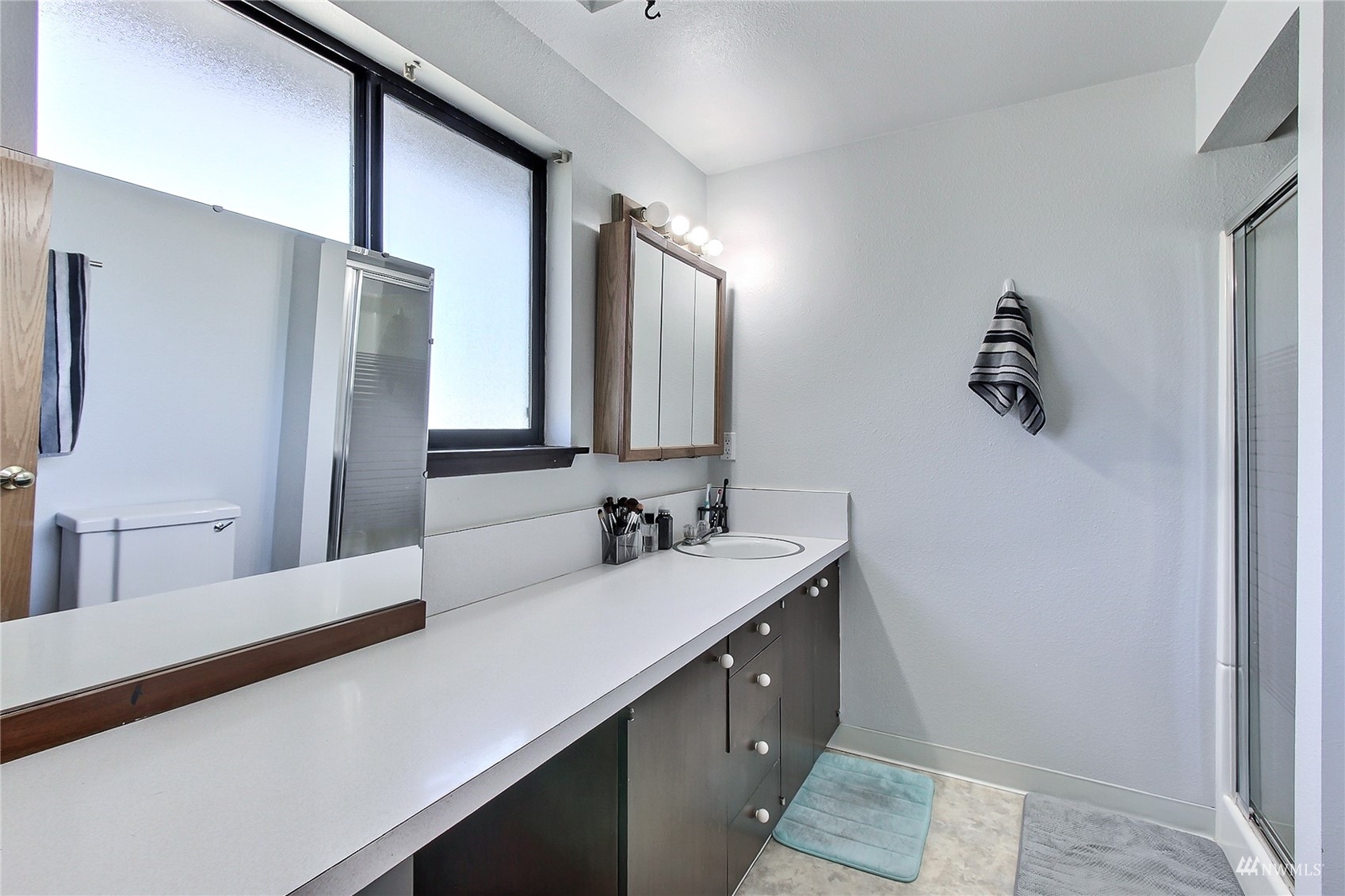 17105 6th Avenue Ct S