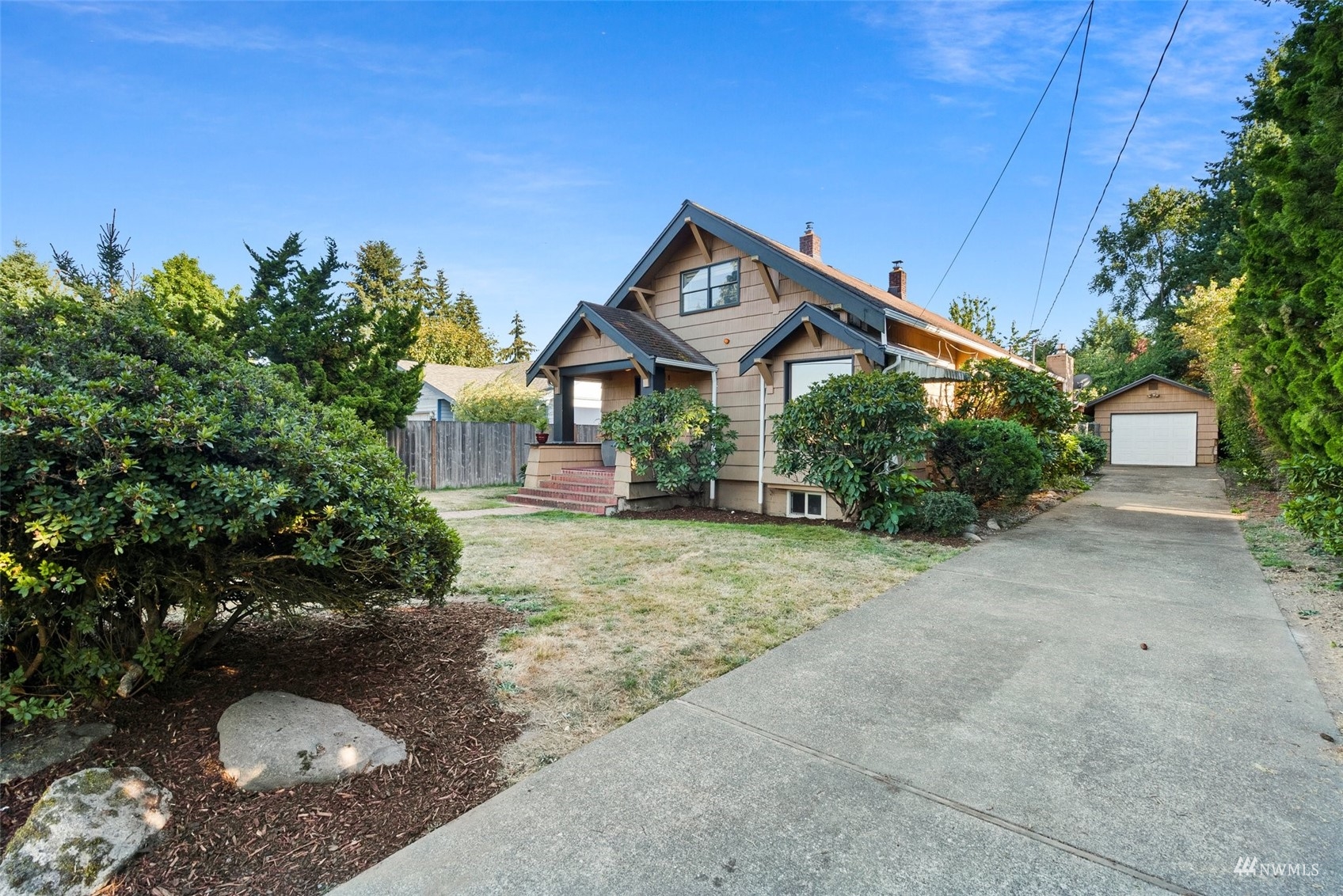 1418 3rd Street SE