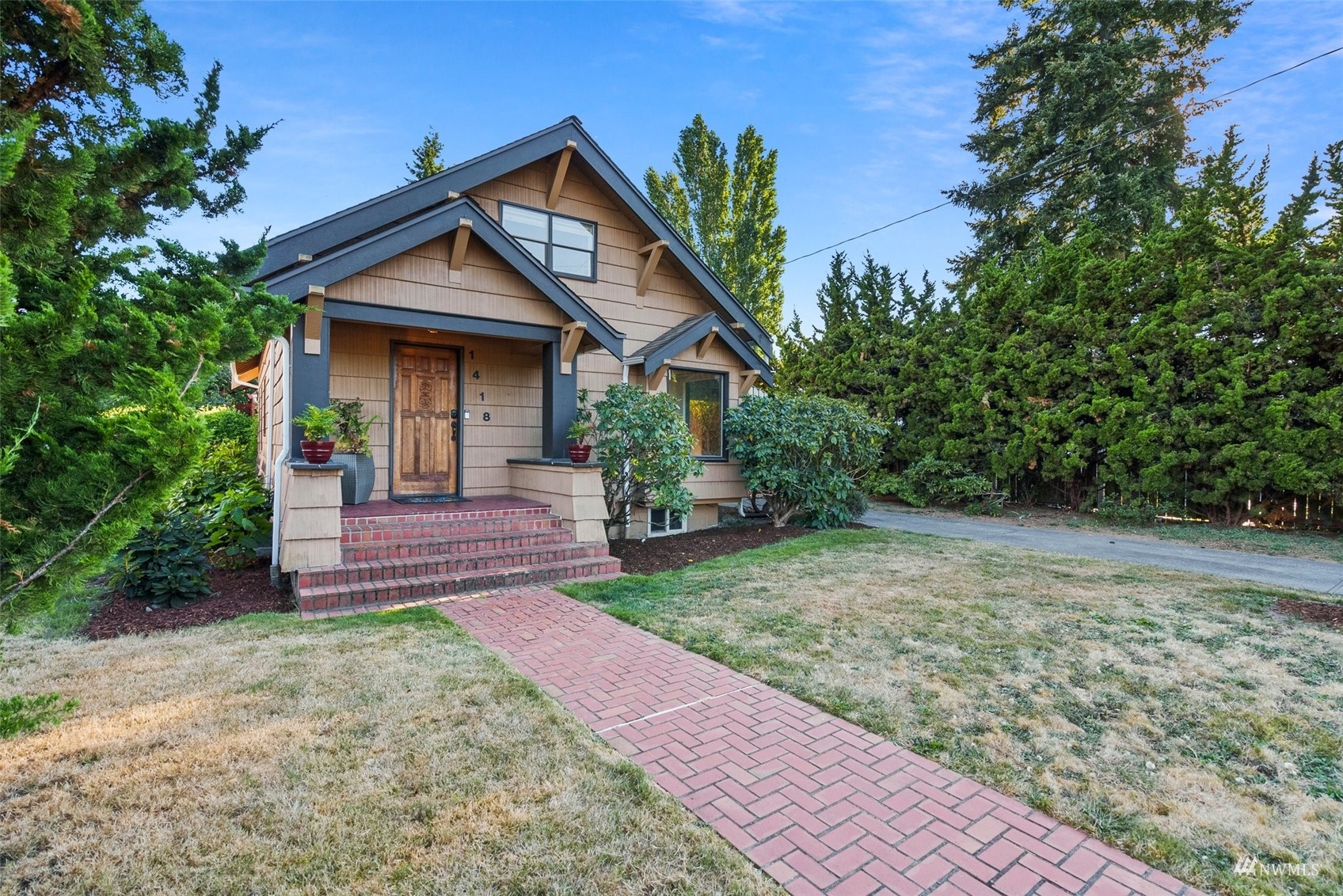 1418 3rd Street SE