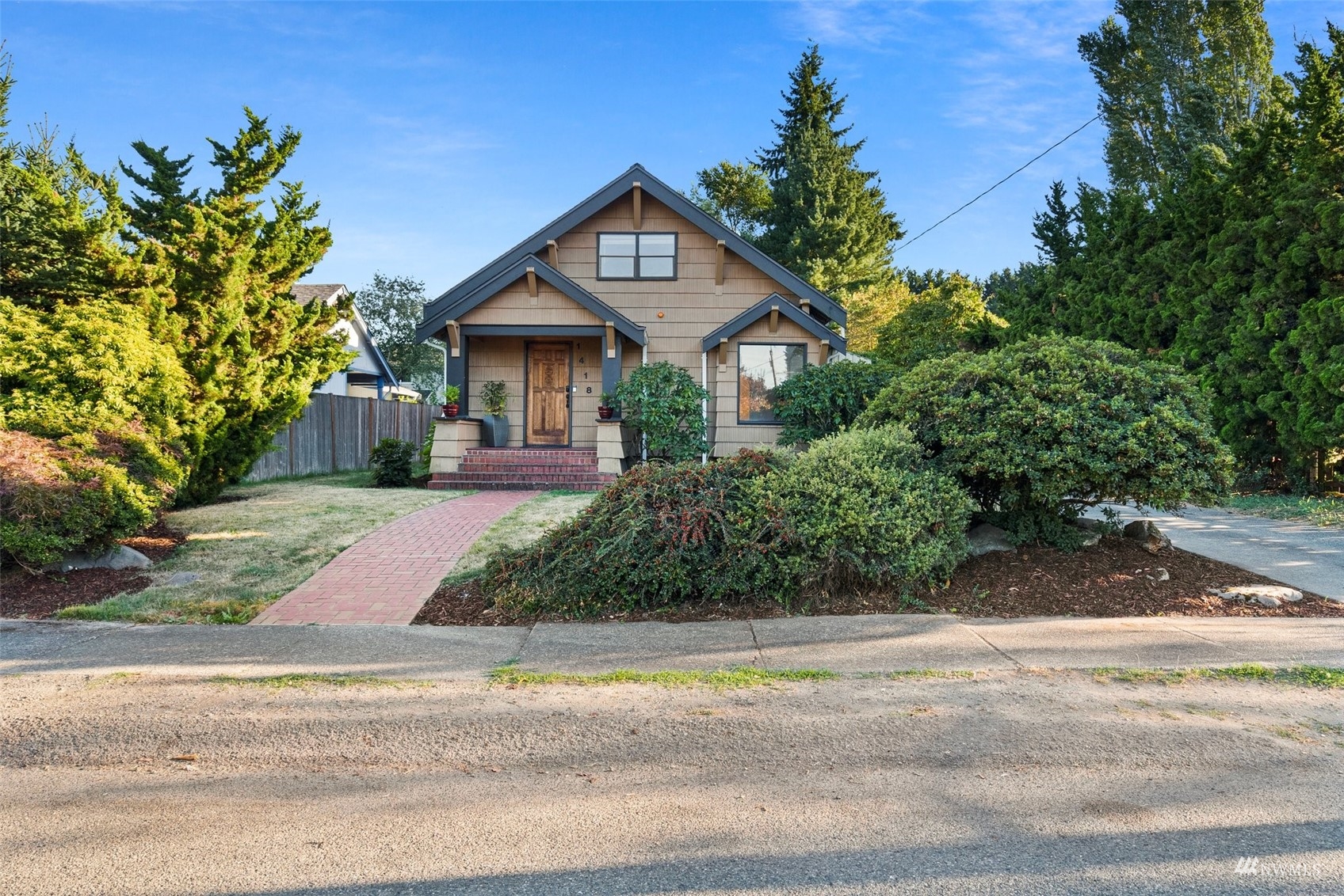 1418 3rd Street SE