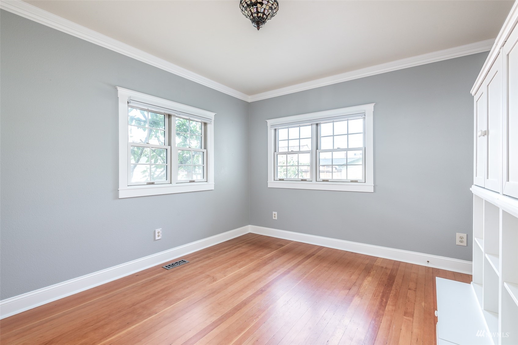 909 N Sheridan Avenue