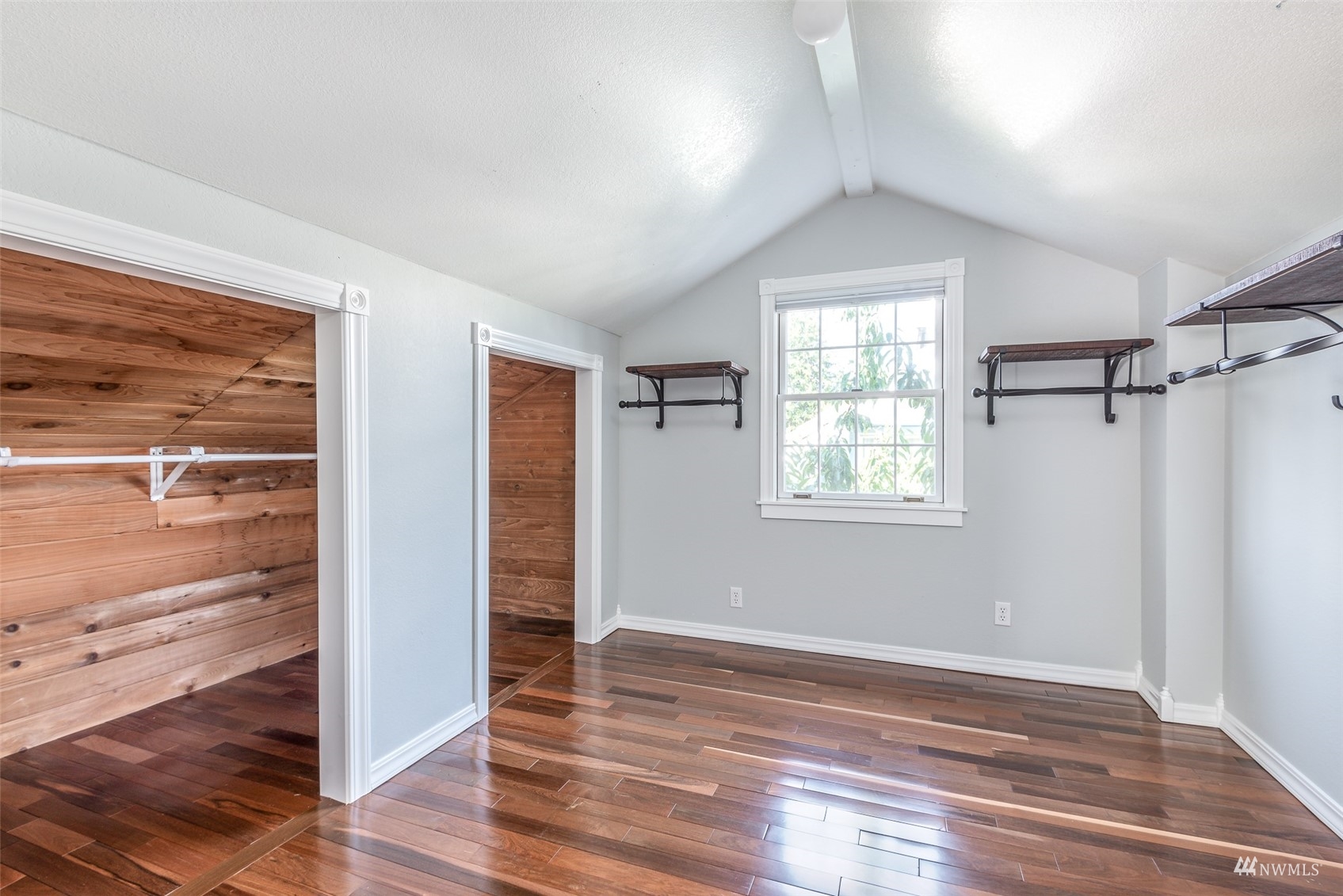 909 N Sheridan Avenue