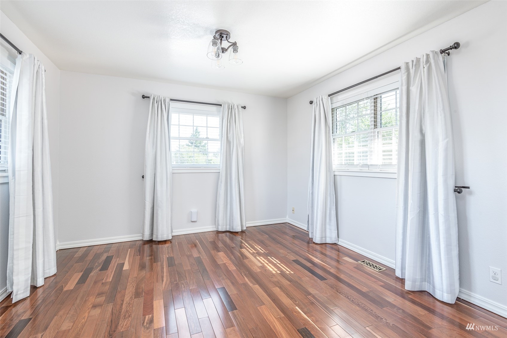 909 N Sheridan Avenue