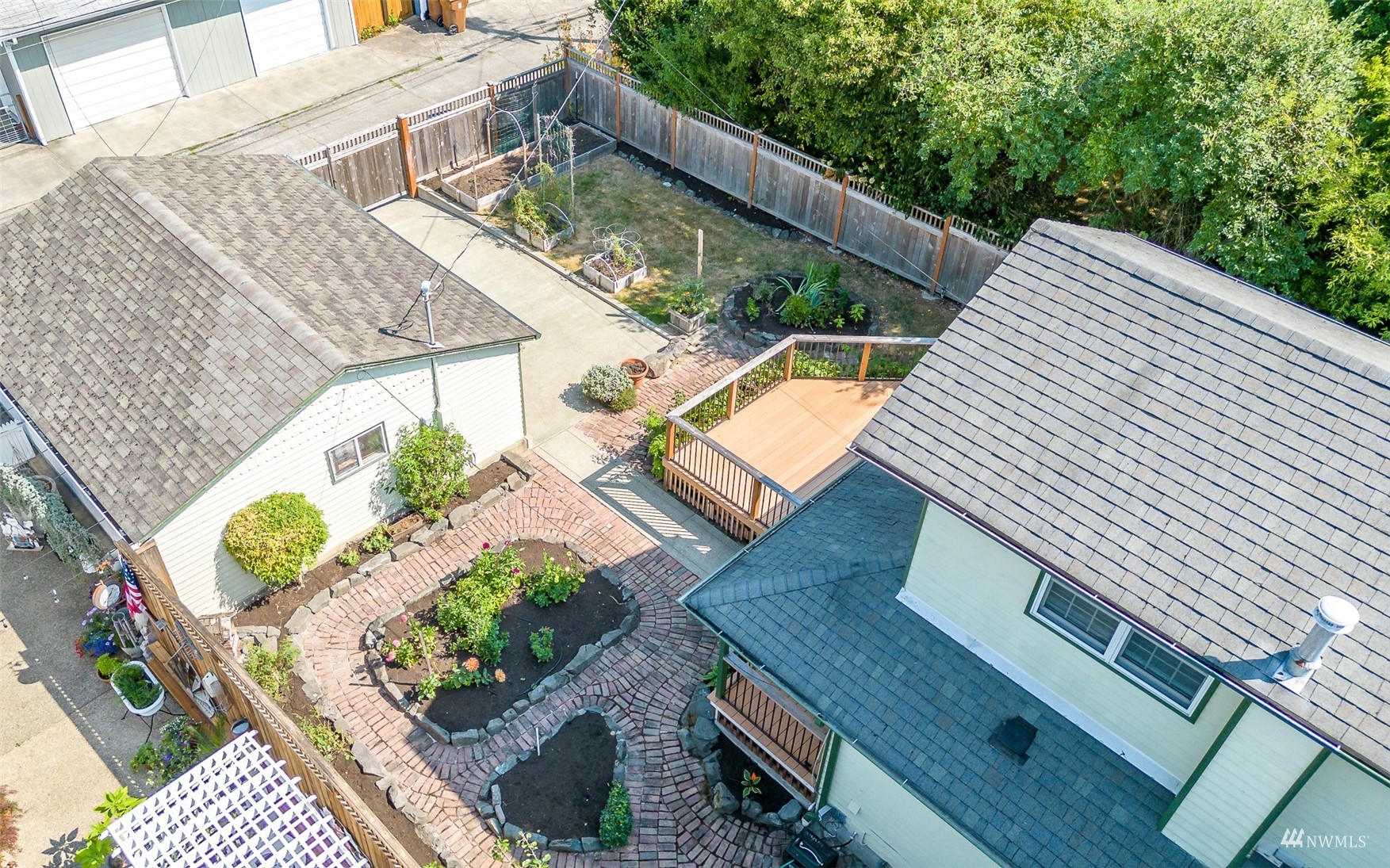 909 N Sheridan Avenue