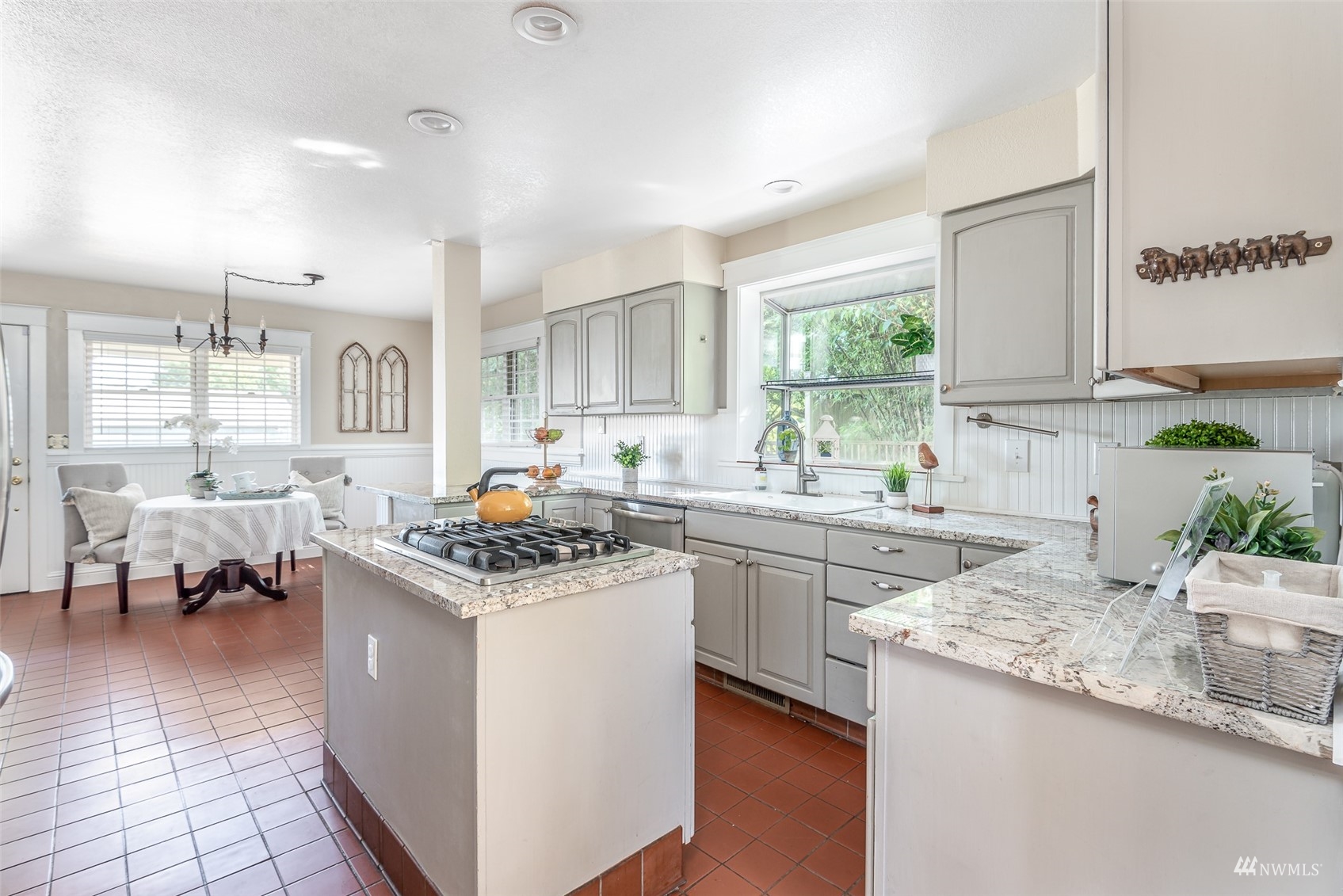 909 N Sheridan Avenue