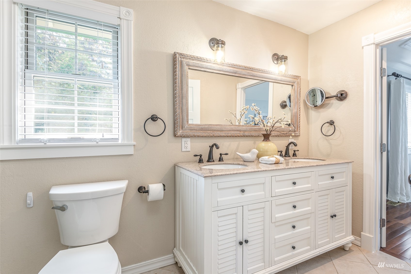 909 N Sheridan Avenue