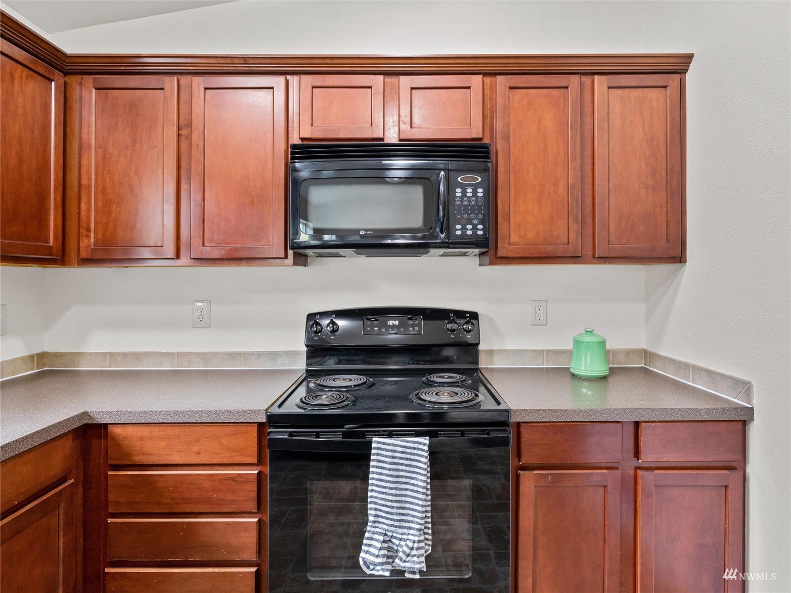 4246 Roxanna Loop SE