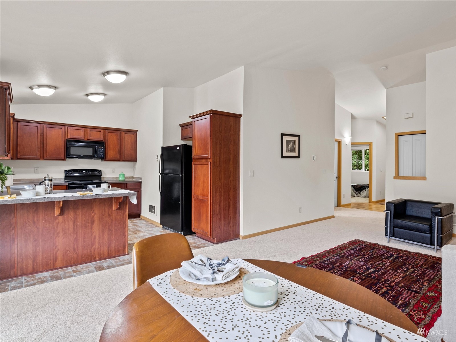 4246 Roxanna Loop SE