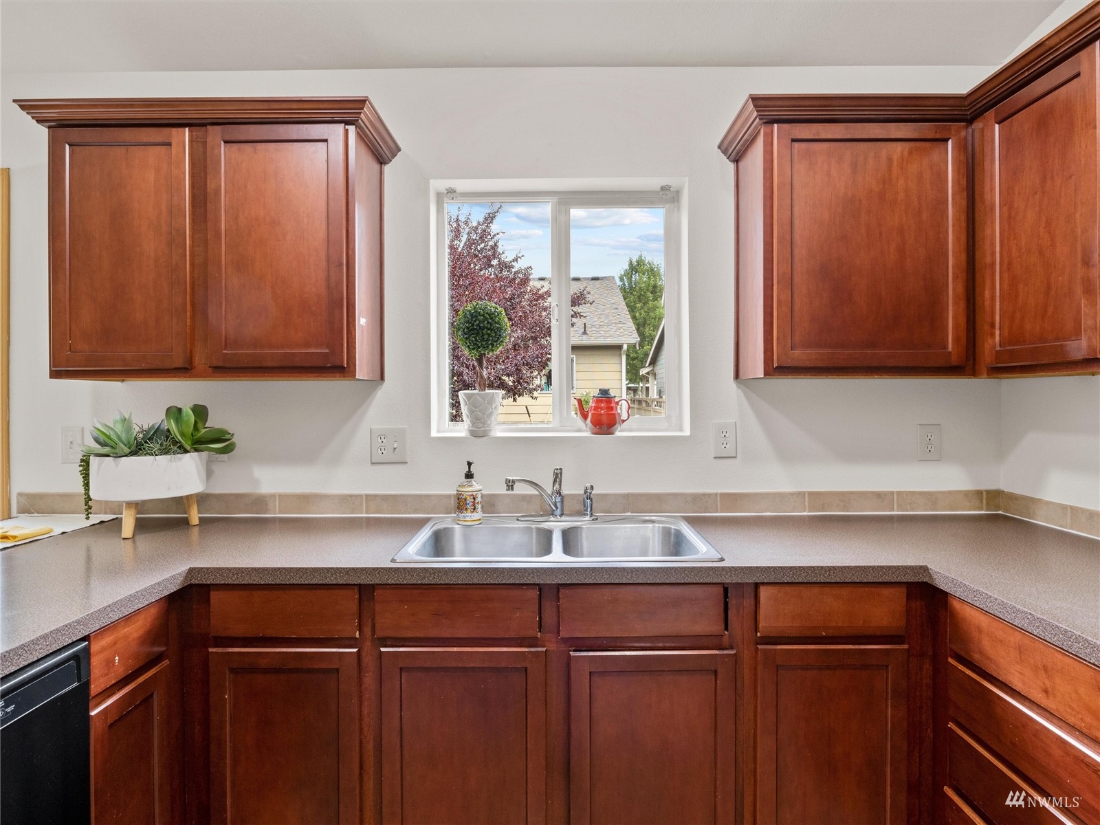 4246 Roxanna Loop SE