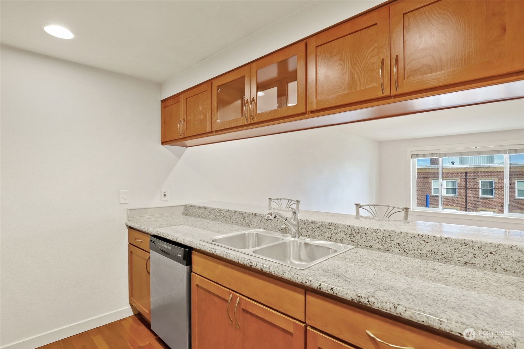 25 N Broadway Street #304