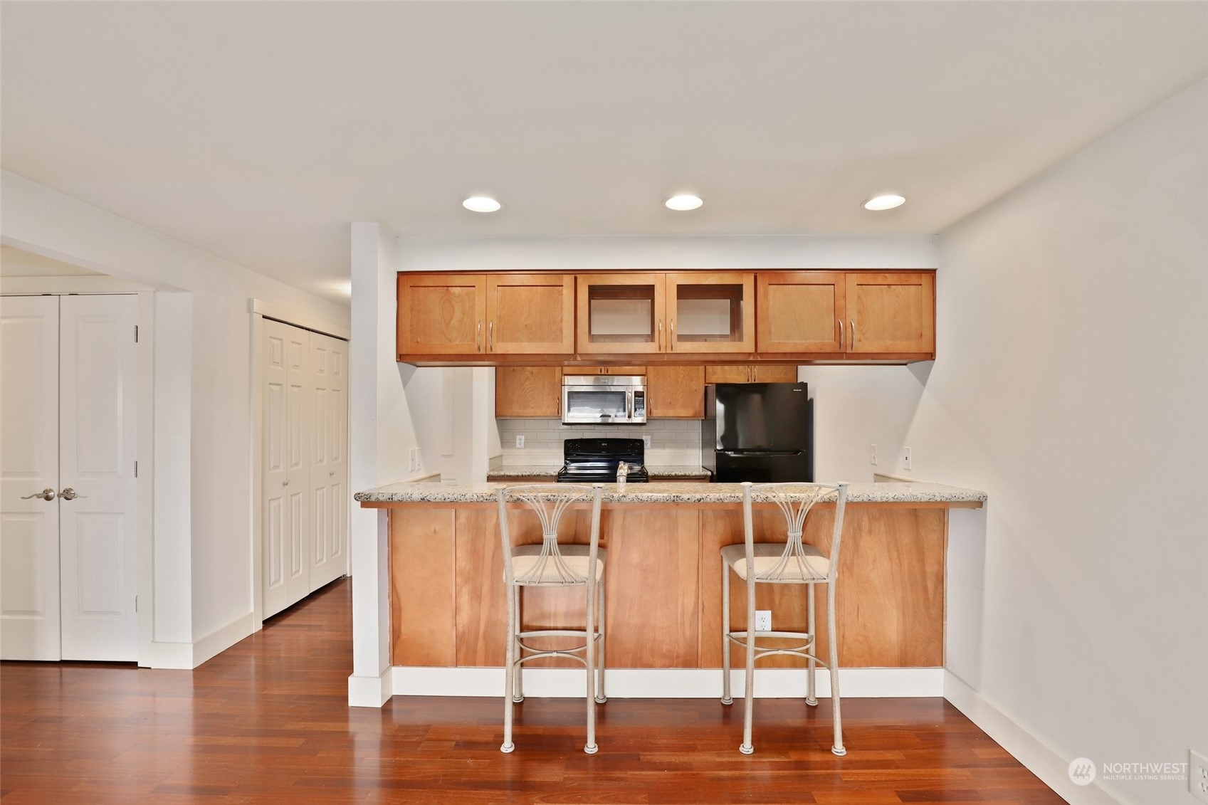 25 N Broadway Street #304