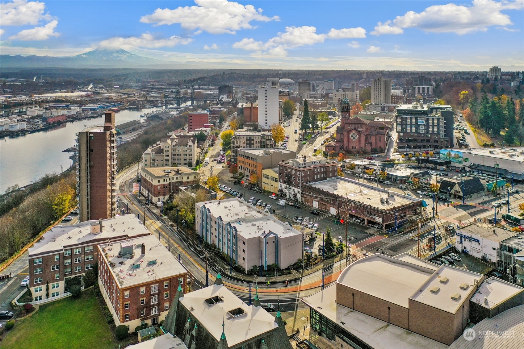 25 N Broadway Street #304