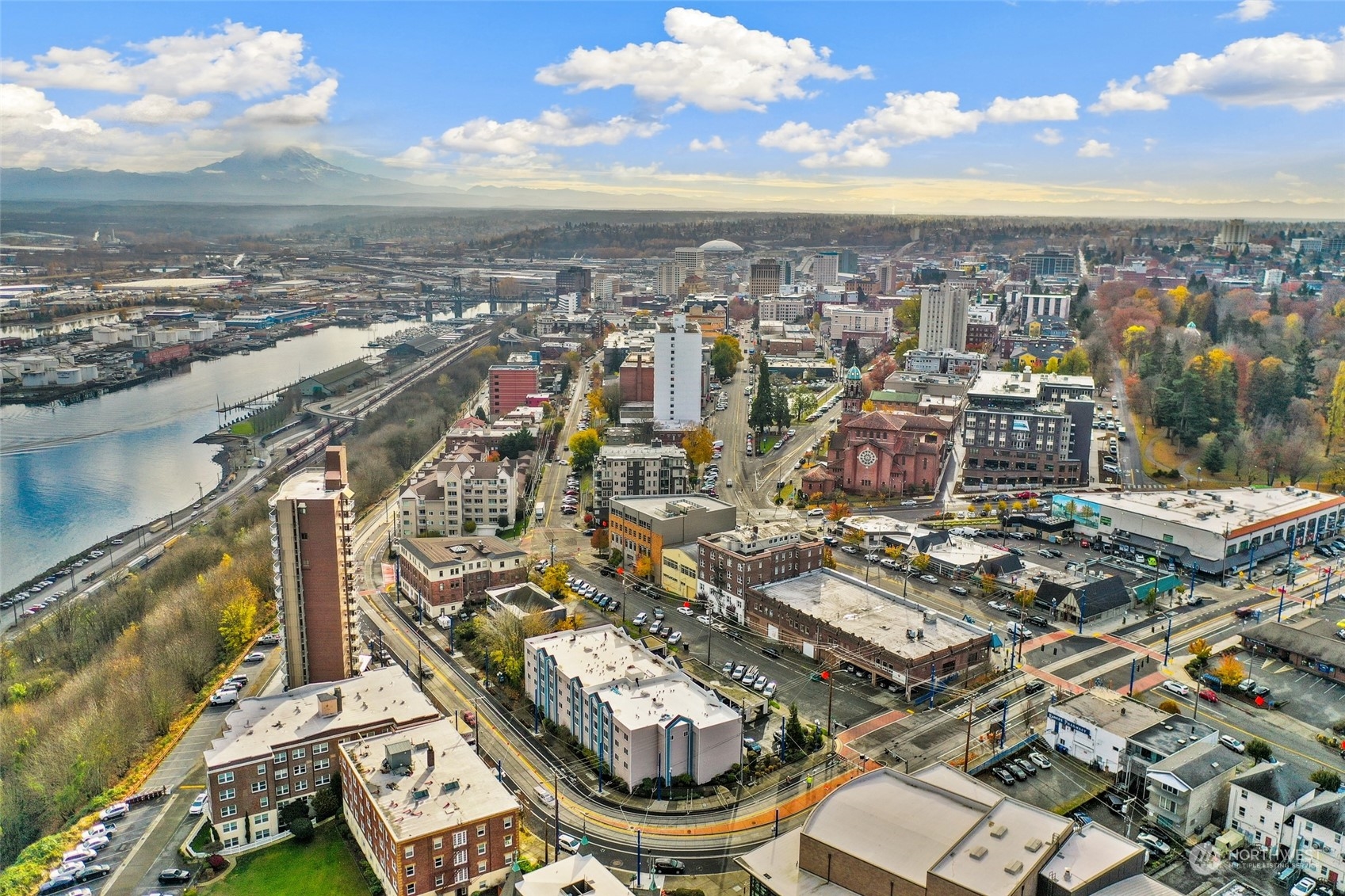 25 N Broadway Street #304