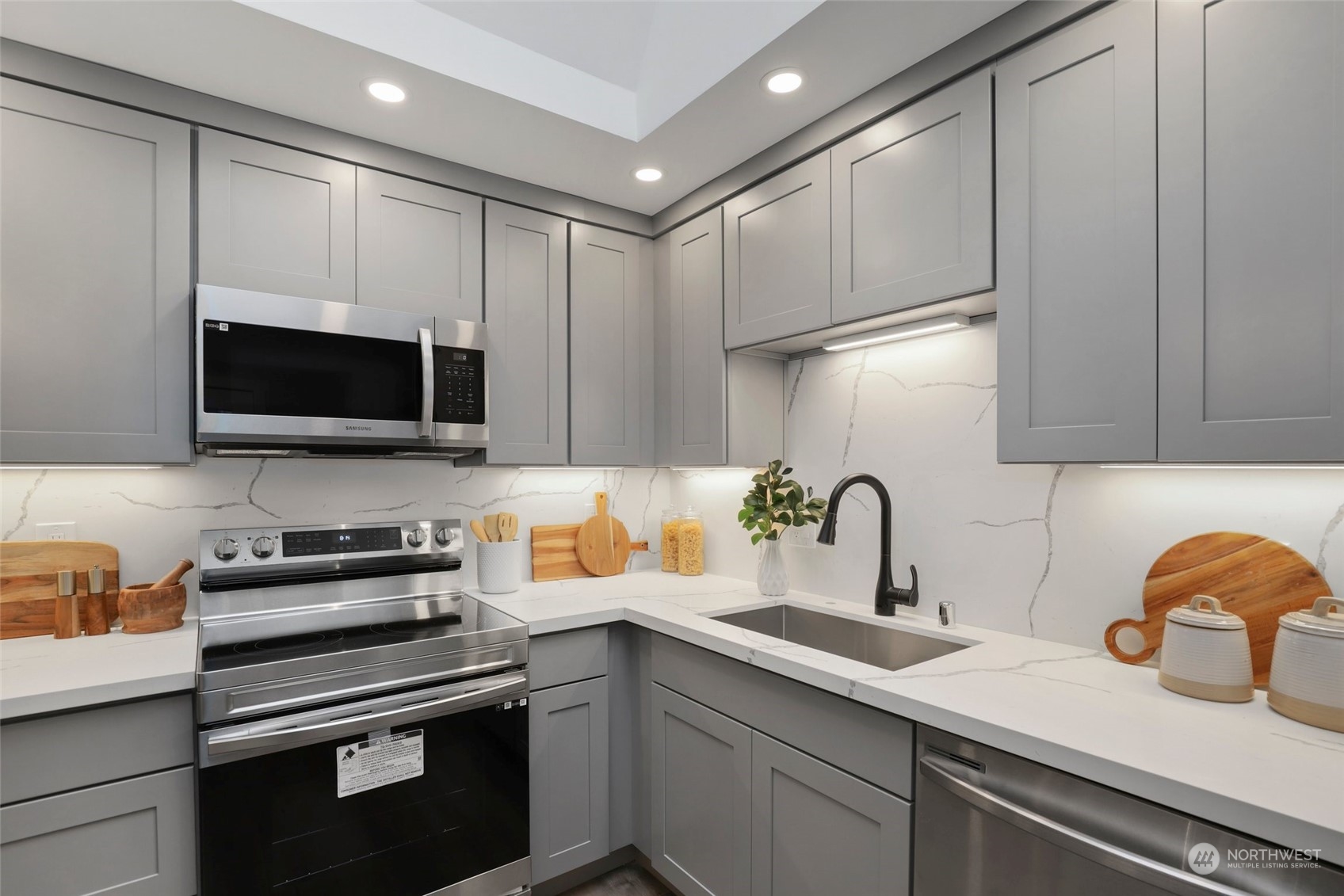 4206 N Winnifred Street