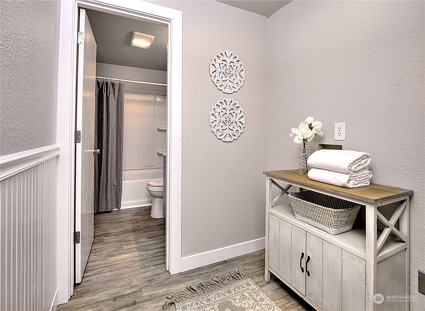 9716 Overlook Drive NW