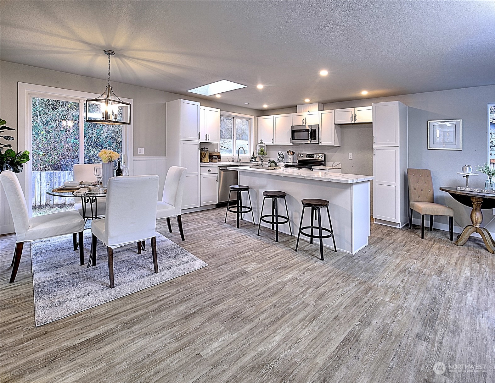 9716 Overlook Drive NW