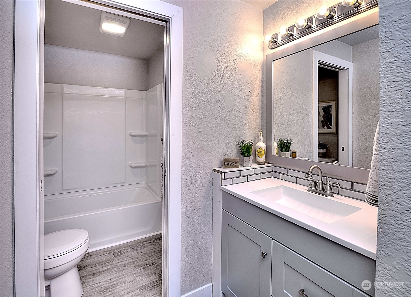 9716 Overlook Drive NW