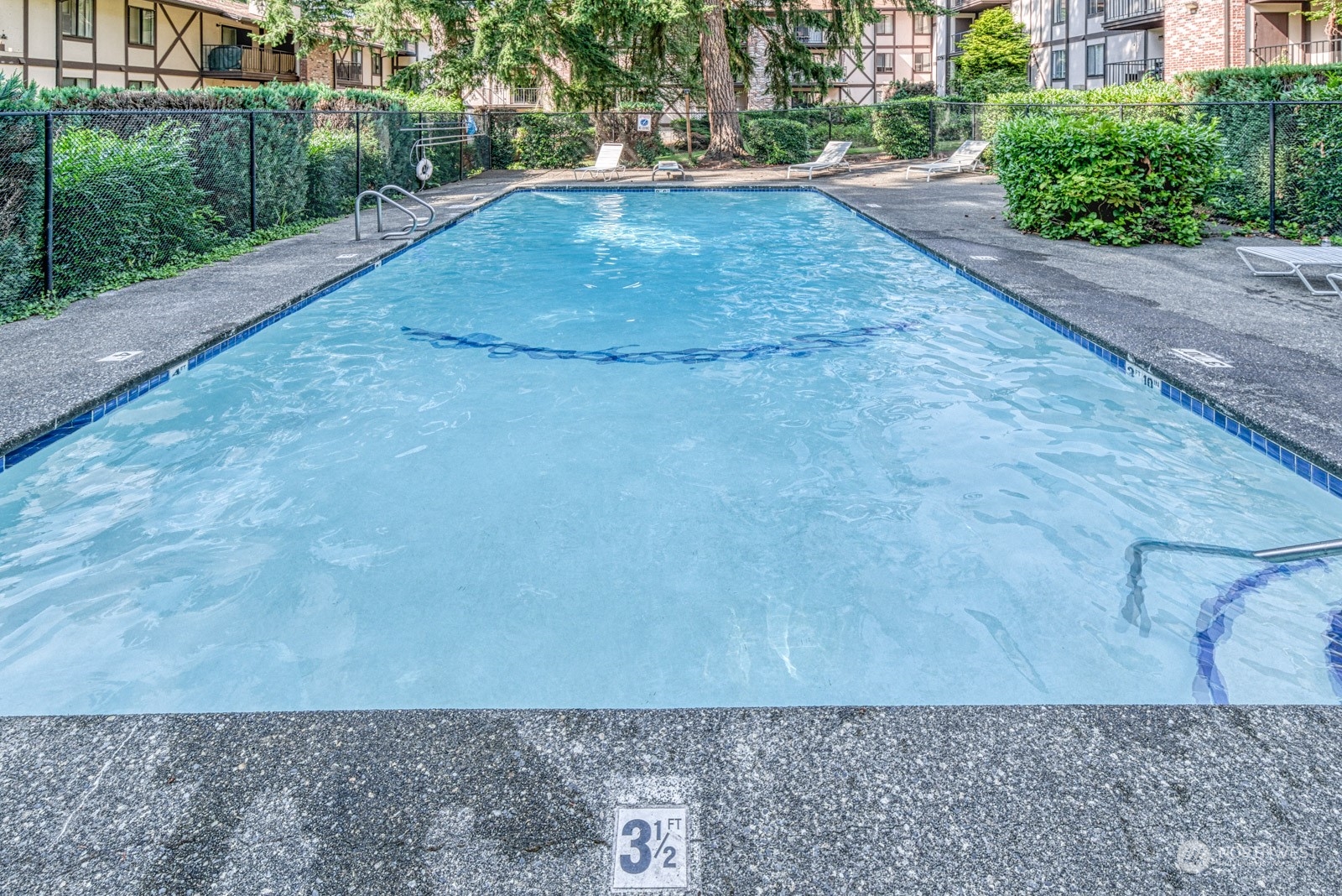 4601 Grandview Drive W #R212