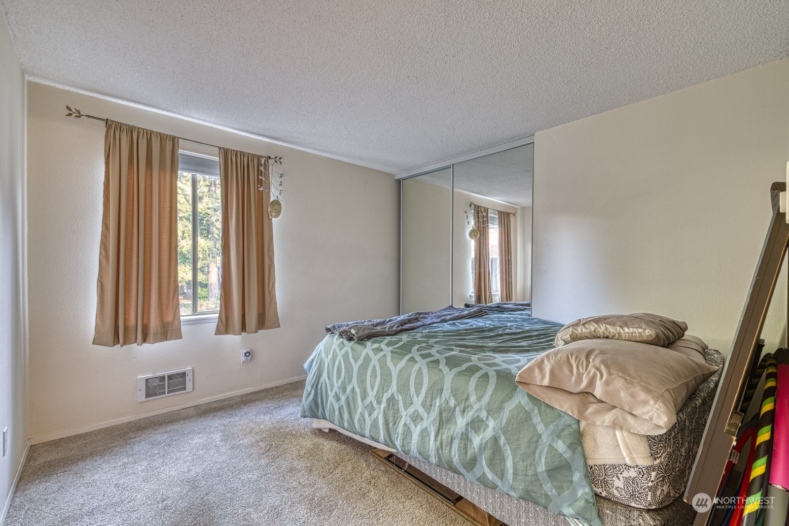 4601 Grandview Drive W #R212