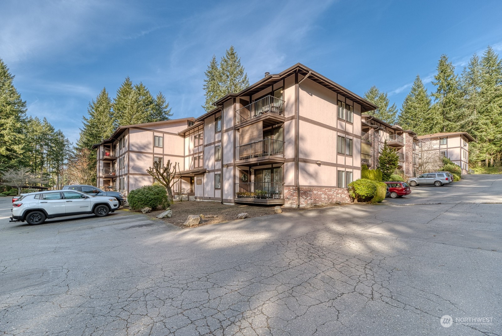 4601 Grandview Drive W #R212