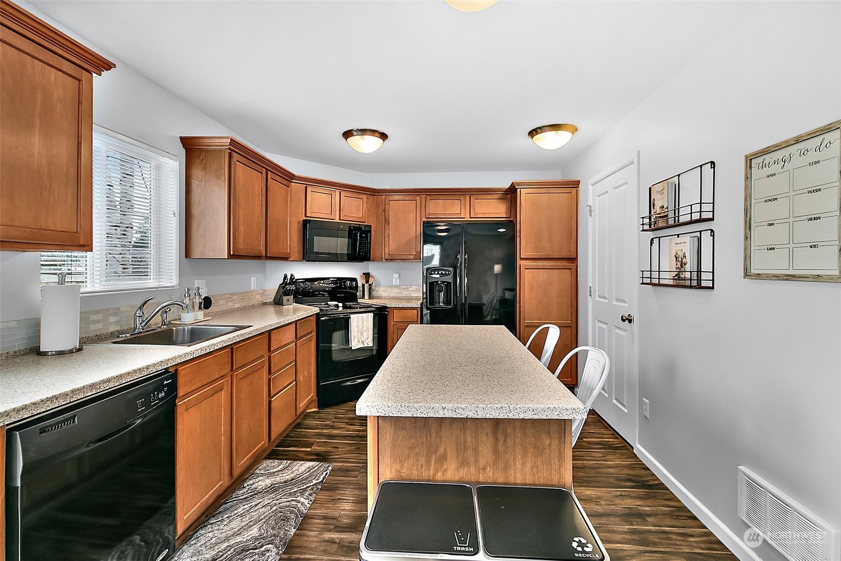 3533 Surrey Drive NE