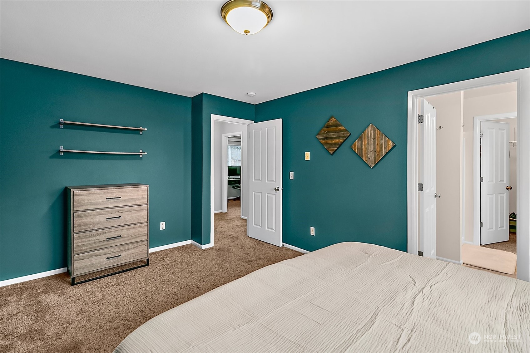 3533 Surrey Drive NE