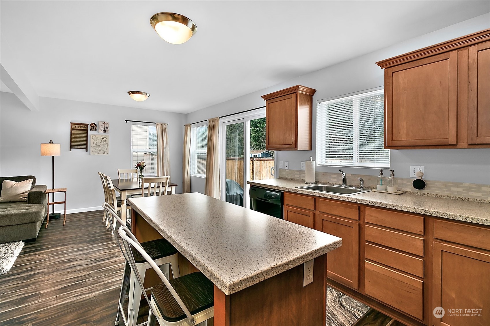 3533 Surrey Drive NE