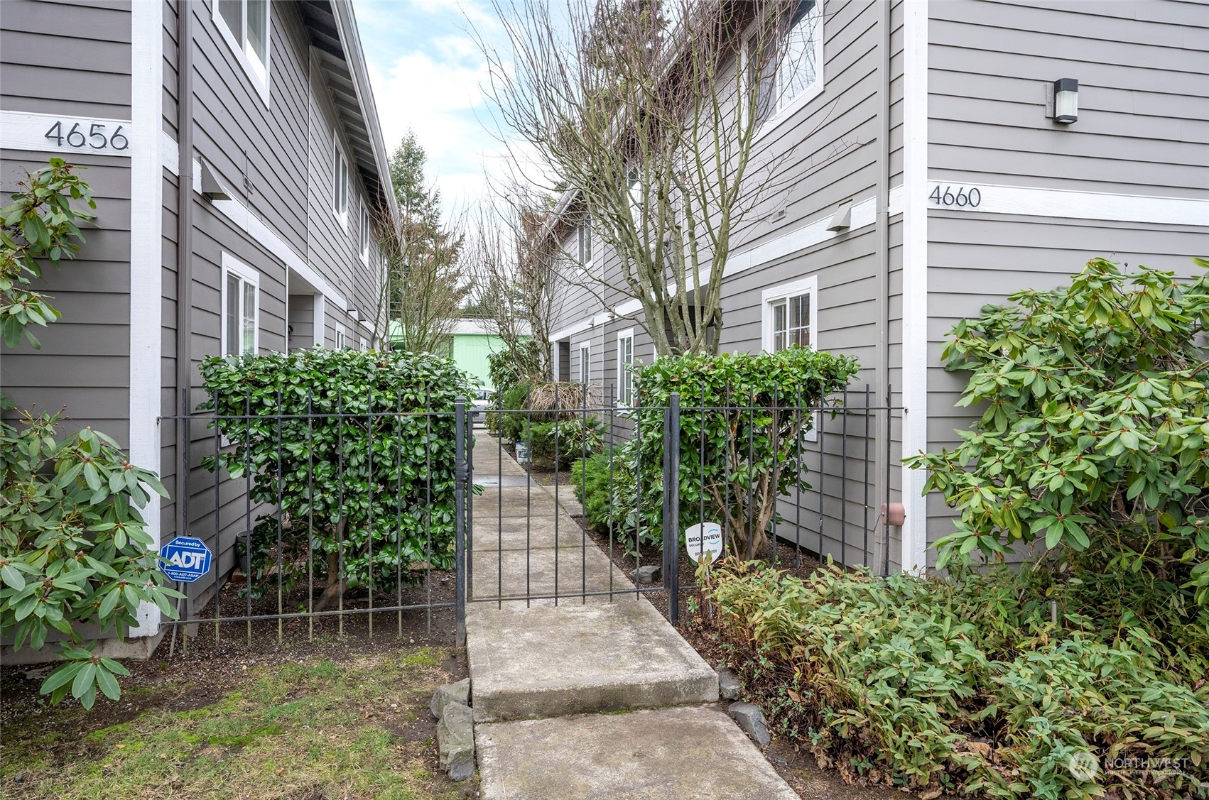 4660 N Pearl Street #5