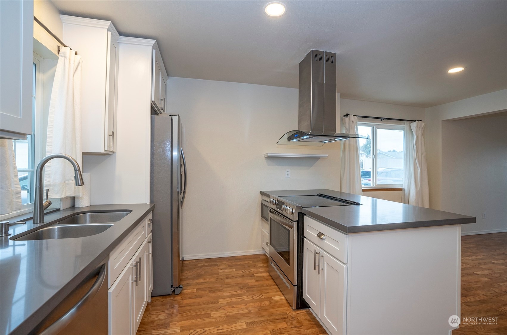 4660 N Pearl Street #5