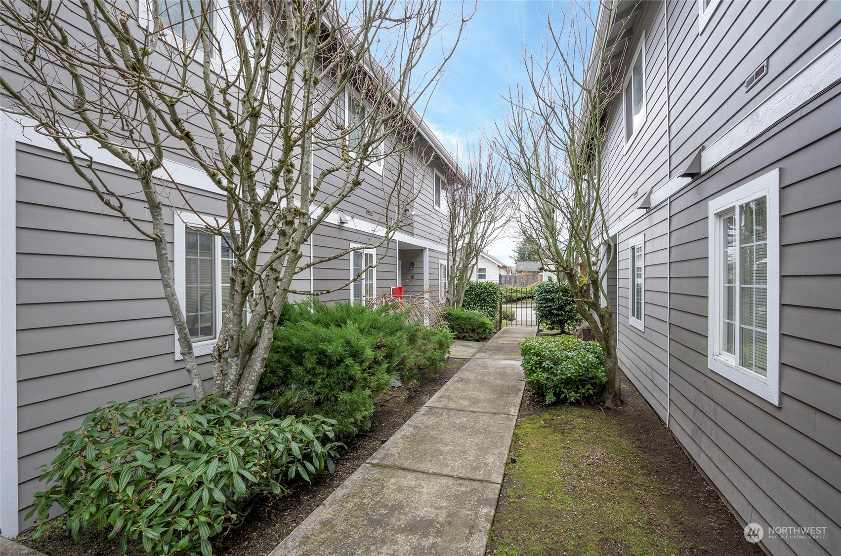 4660 N Pearl Street #5